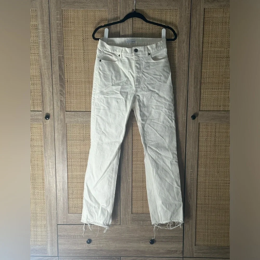 Loft High Rise Relaxed Straight Jeans with Raw Hem in Popcorn - 28x29 - Picture 4 of 12
